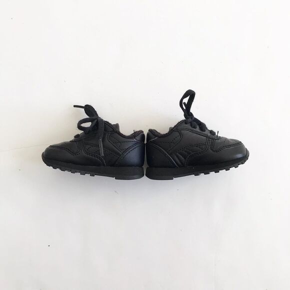 Reebok black classics leather trainers size 2 - Picture 3 of 8